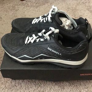 Merrell hiking tennis shoes size 10